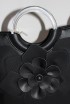 Čierna kabelka s 3D kvetom